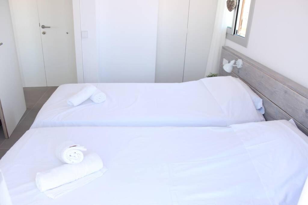 Beautiful Loft, Huge Sunny Terrace, View Over The Beach And Sea ロザス エクステリア 写真