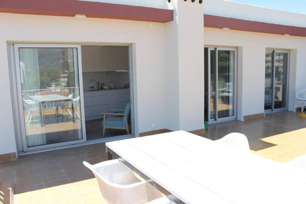Beautiful Loft, Huge Sunny Terrace, View Over The Beach And Sea ロザス エクステリア 写真