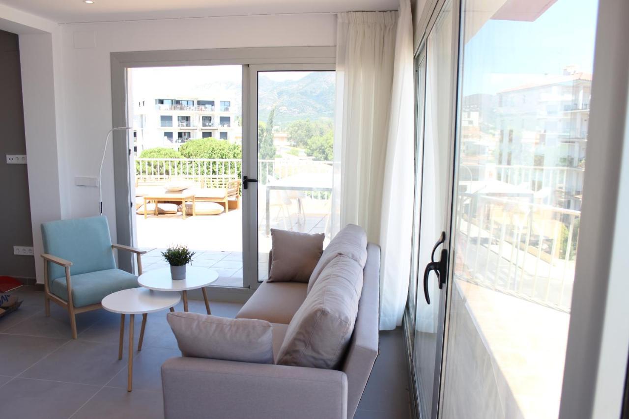 Beautiful Loft, Huge Sunny Terrace, View Over The Beach And Sea ロザス エクステリア 写真