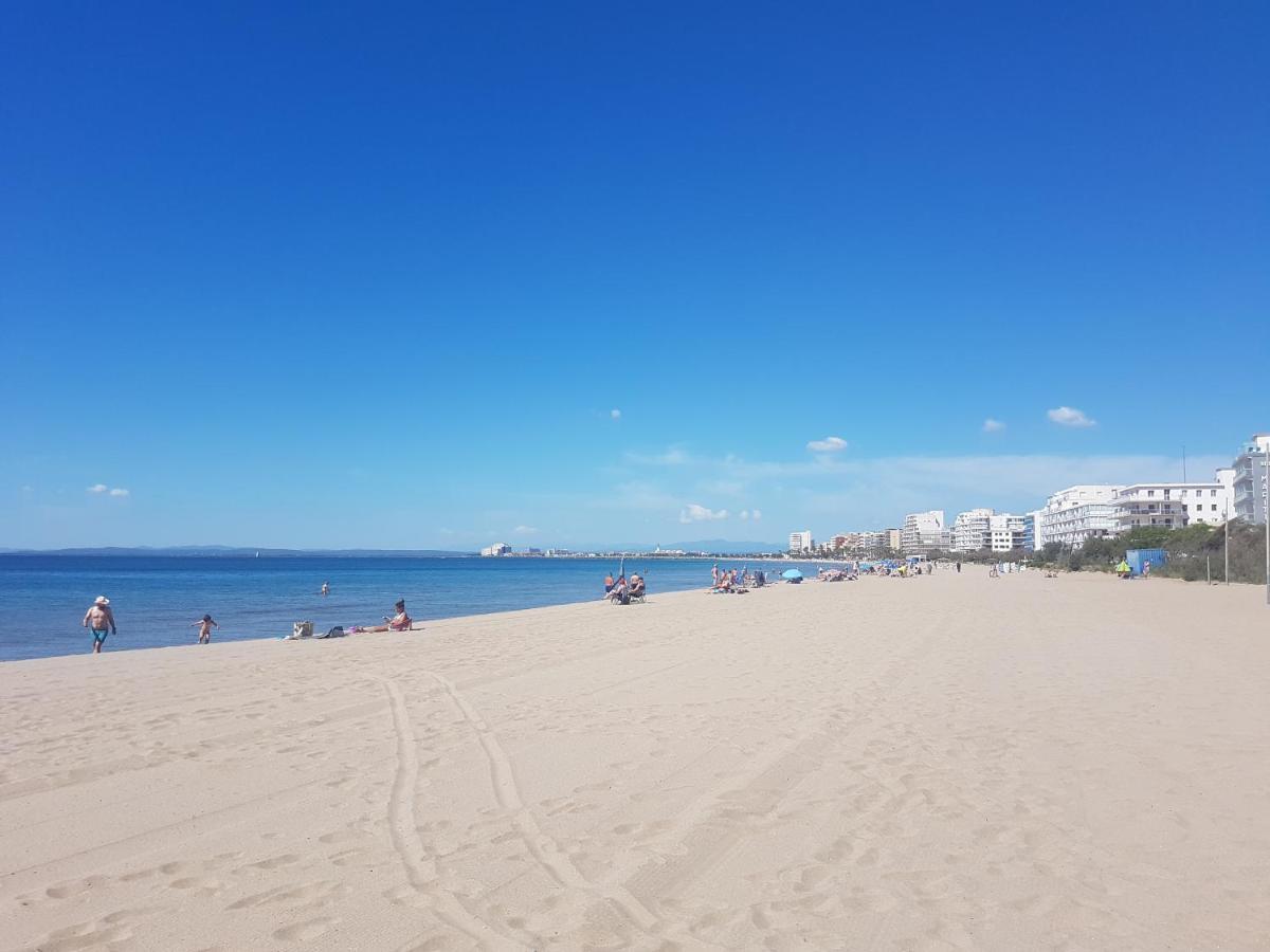 Beautiful Loft, Huge Sunny Terrace, View Over The Beach And Sea ロザス エクステリア 写真